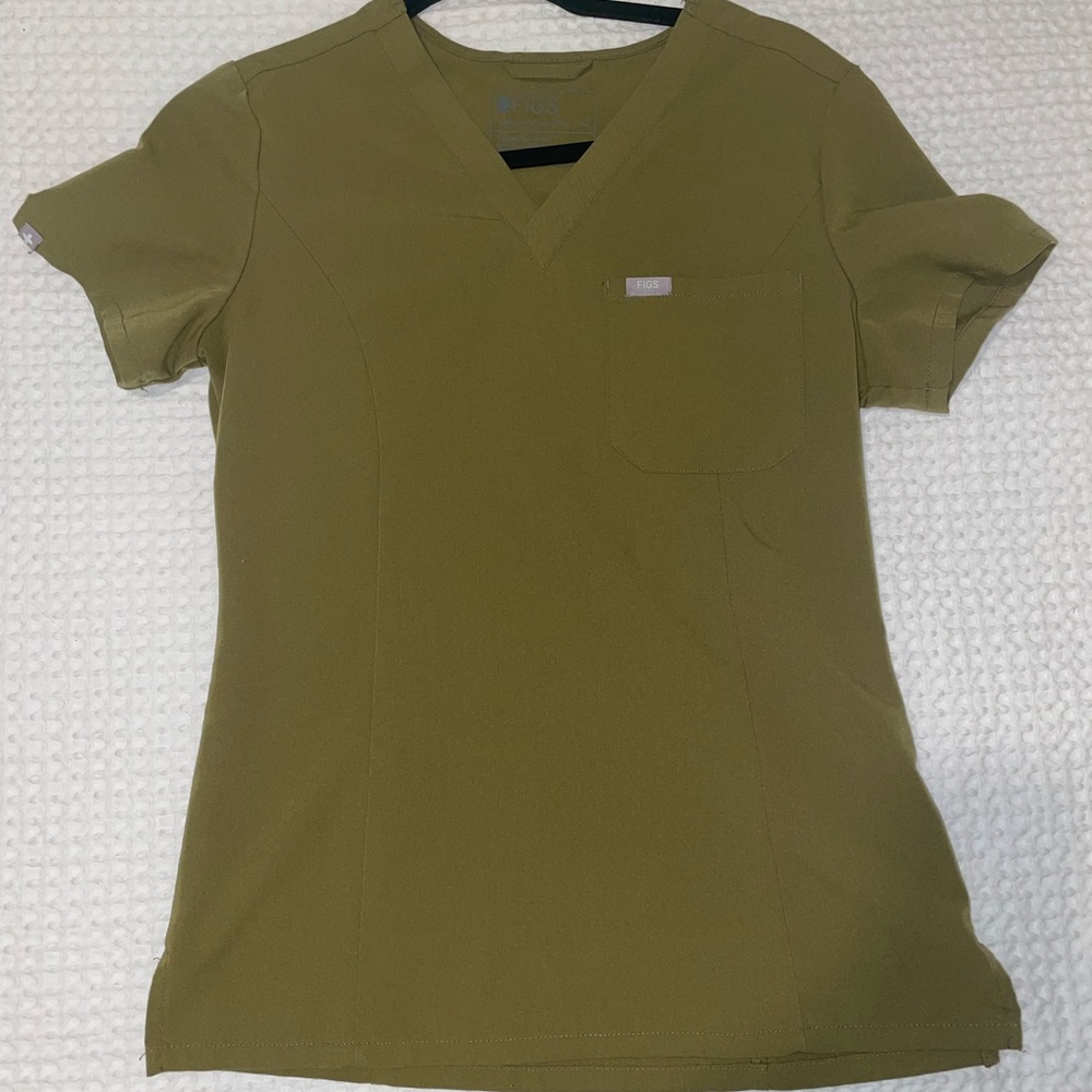 FIGS SCRUB TOP
